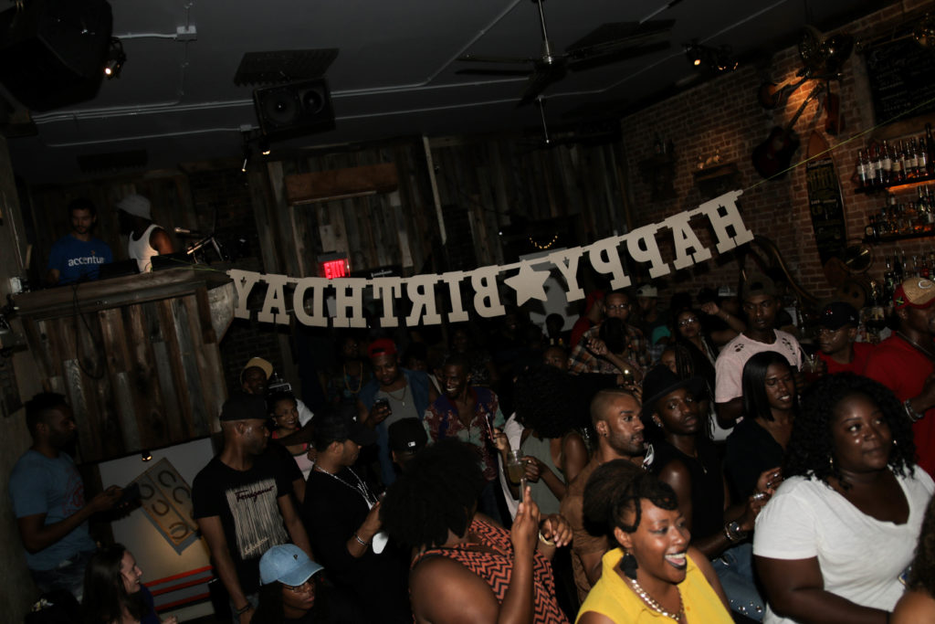 [Photos From Last Night] Acoustic Exchange at Harlem Nights 8-30-16